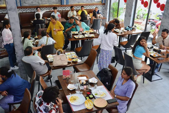 Accept Group Travellers | Group Visit Danang | Group Visit Danang